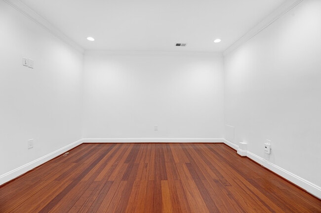 Photo - 432 Evarts St NE Unit 4