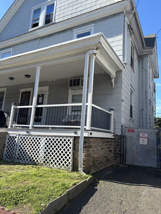 17 E Glenside Ave Unidad 1