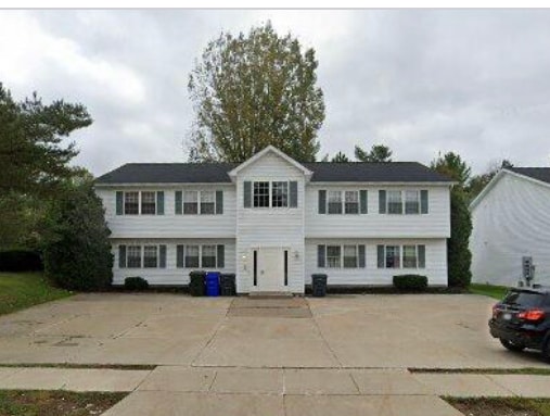 Front of building - 5340 Cider Mill Rd Unit 1