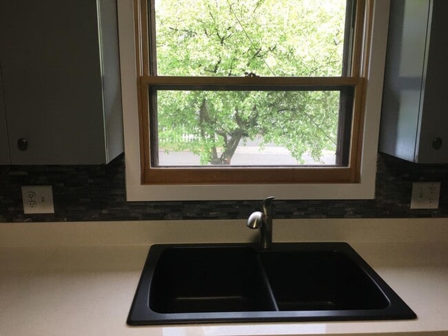 Photo - 3 Bedroom 2 Bath in the Heart of Bemidji