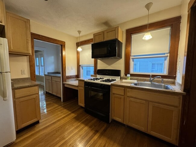 14 Irvington Rd Unit 1