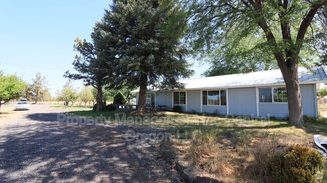 Building Photo - 1990 NW 35th St Rental