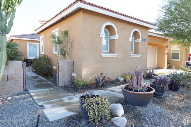 Building Photo - 62679 S Starcross Dr Rental