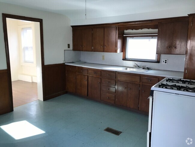 Building Photo - 7 Court St Unit 1 Rental