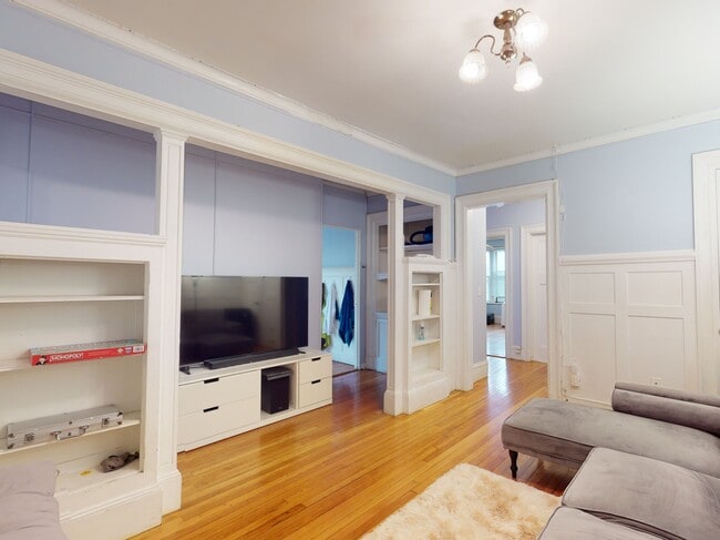 Building Photo - 448 Park Dr Unit 14