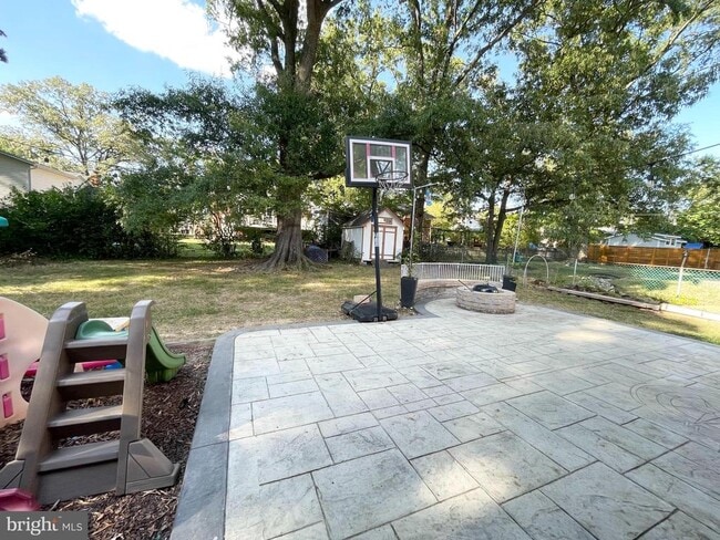 Photo - 5537 Gary Ave