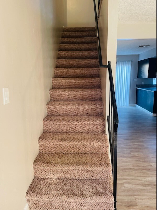 Highland Oaks Apartments & Arcadia Townhomes Bakersfield, CA