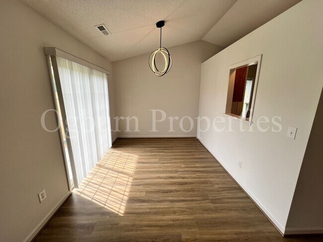 Photo - 3578 Milhaven Rd