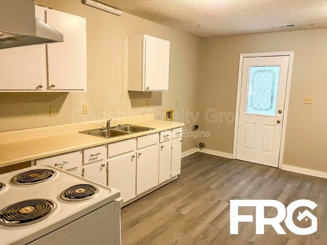 Photo - 204 Connie Cir