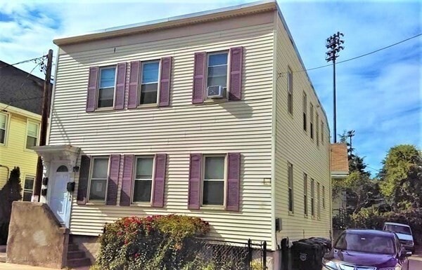 Building Photo - 16 Lincoln St Unit 2
