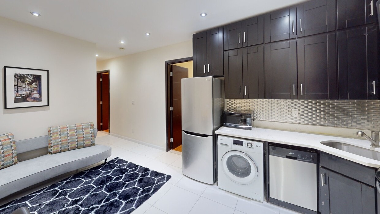 Photo - Private bedroom in 4 bed/2 bath Home