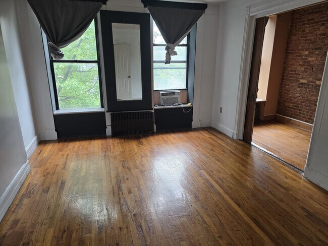 Photo - 74 A 4th Ave Unit Apt 3