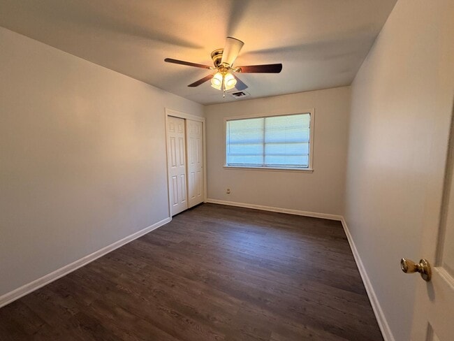 Photo - 1310 Bradley Ln