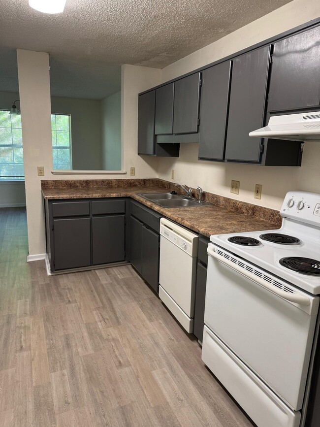 Building Photo - 1515 Paul Russell Rd Rental