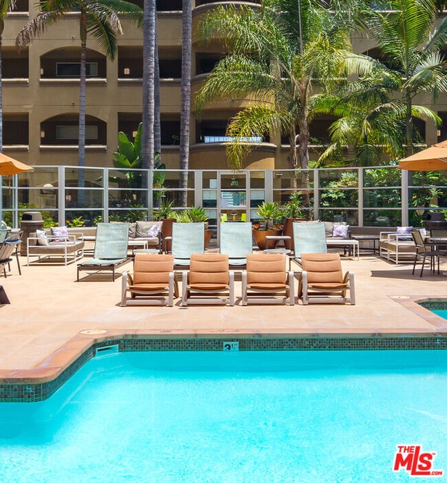 Photo - 7660 Beverly Blvd Unit 421