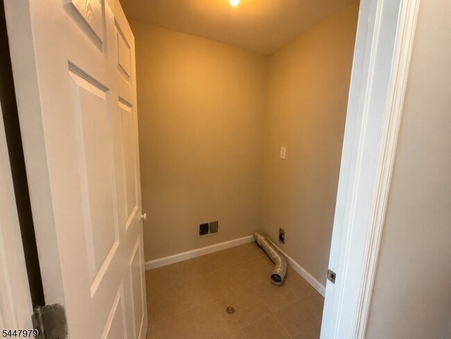 Photo - 323 S Park St