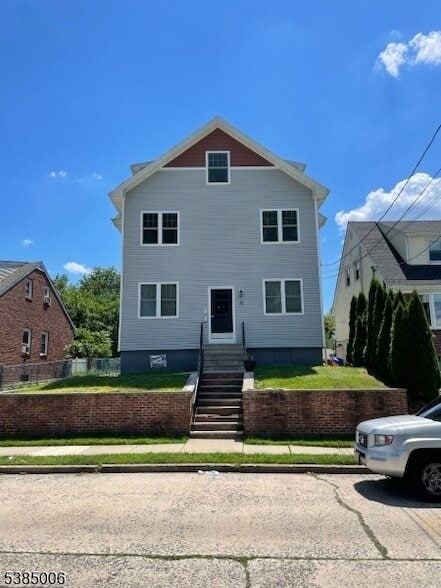 Building Photo - 12 Brown St Unit 3