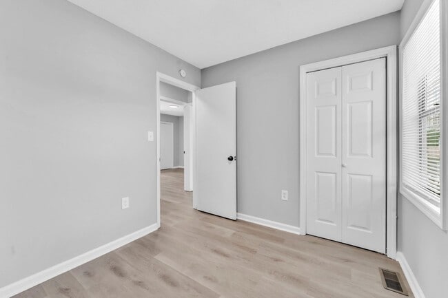 Photo - *NEWLY RENOVATED* 3 Bedroom Townhouse in D...