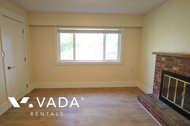 Photo - 4845 Elgin St