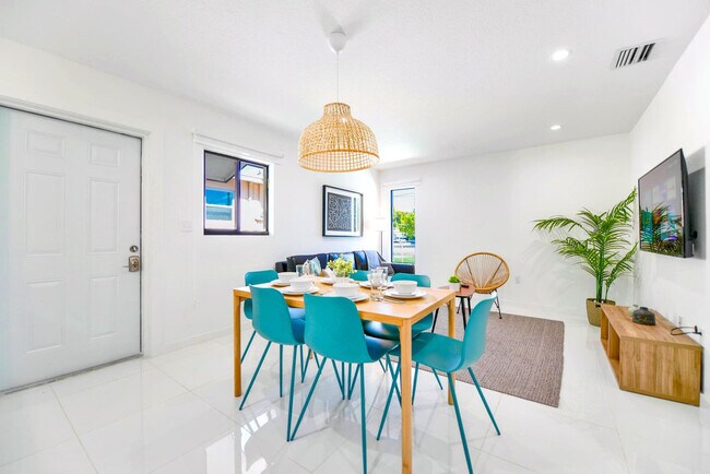 Photo - 2110 NW 66th St Unidad FL1-ID1230849P