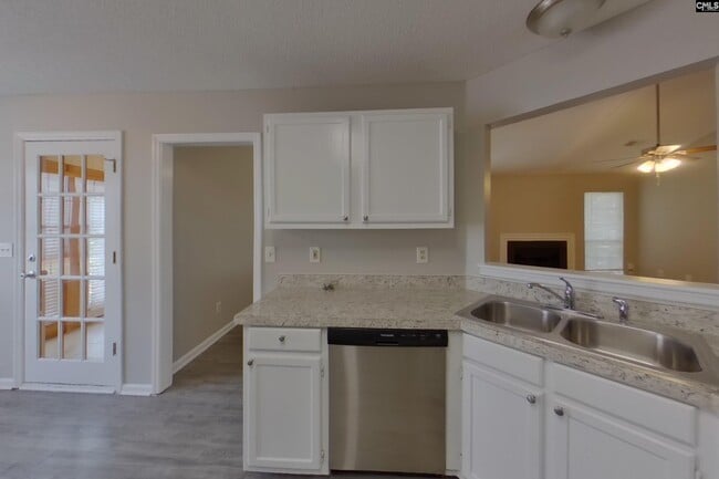 Photo - 424 Forest Grove Cir