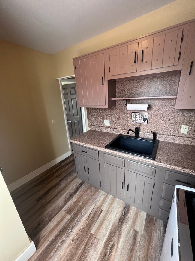 Photo - 721 N James St Unit 2