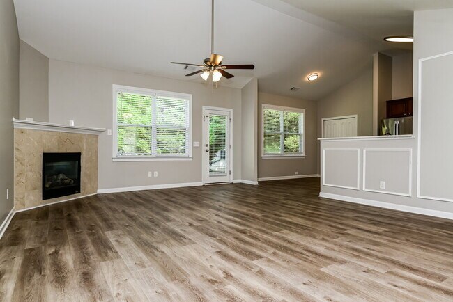 Photo - 332 Southgate Dr