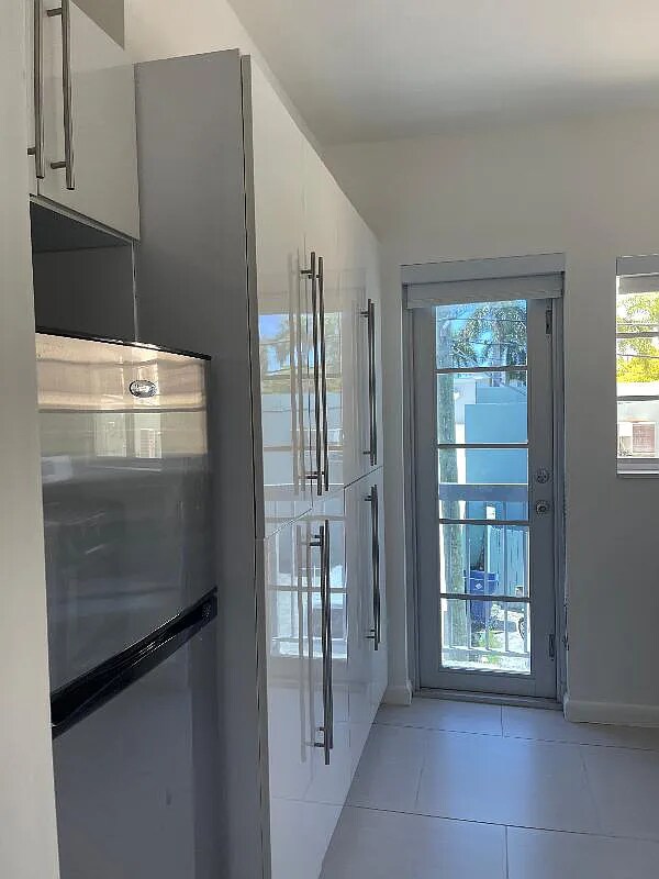 Photo - 916 W 42 St Unidad 105