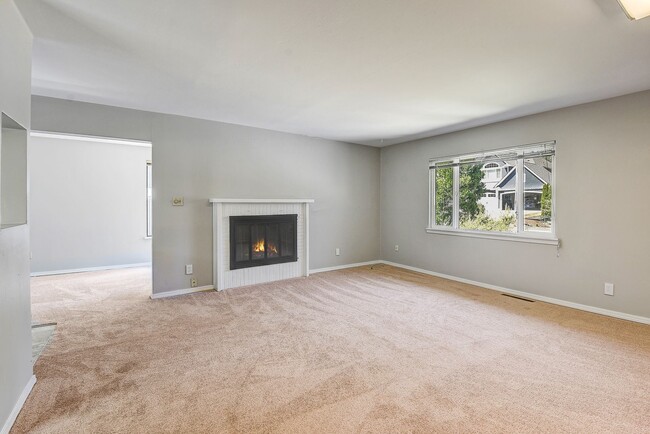 Photo - 3bd/2.5ba Bellevue Home