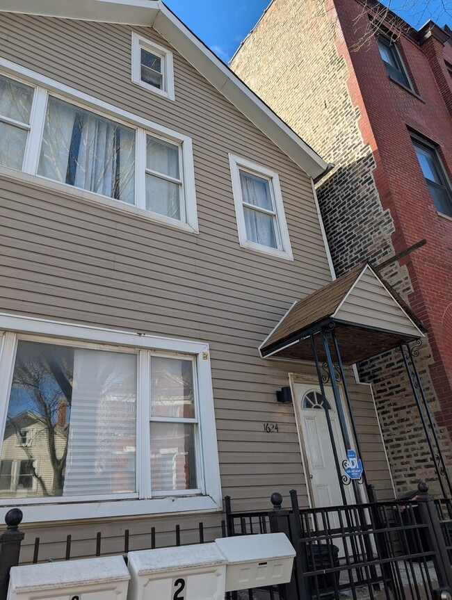 Building Photo - 1624 S Throop St Unit G