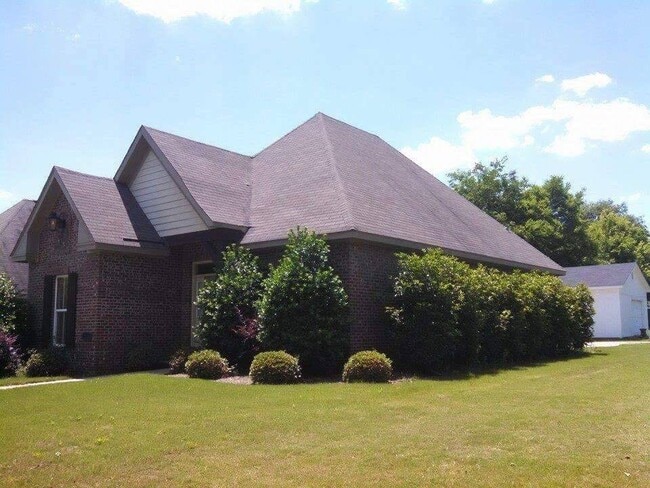 Photo - Charming 3 Bedroom 2 bath cottage