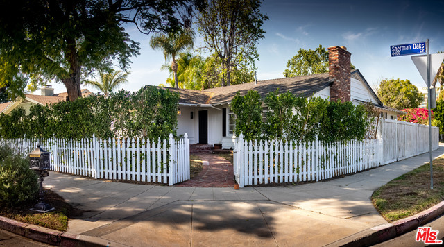 Photo - 4483 Sherman Oaks Cir House