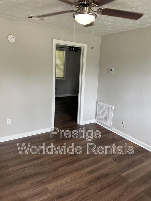 Photo - 483 Harold St