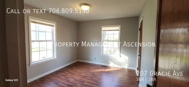 207 Gracie Ave