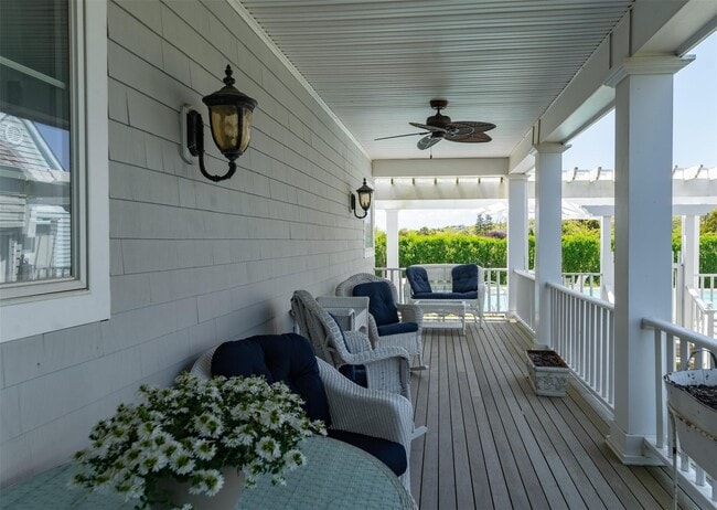 Photo - 390 Old Montauk Hwy