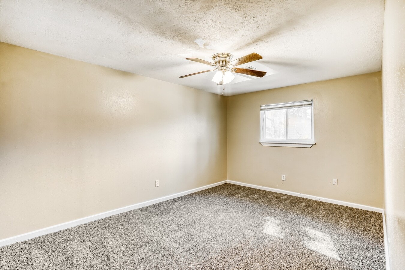 Photo - 17828 Cluster Ct