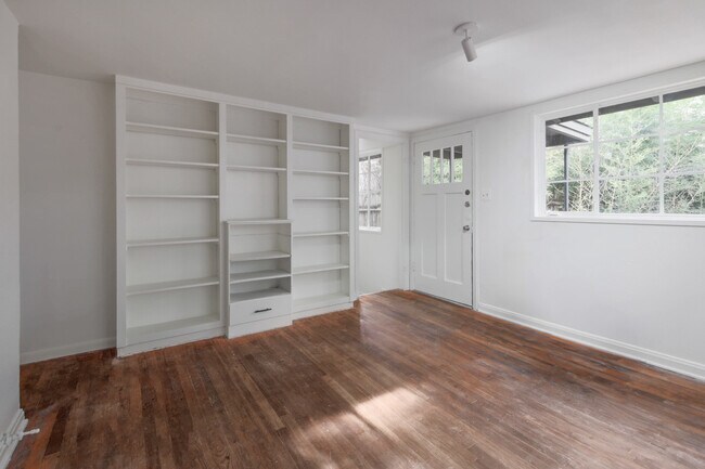 Photo - 3400 Lafayette Ave