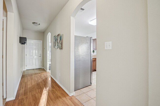 Photo - 165 Firwood N