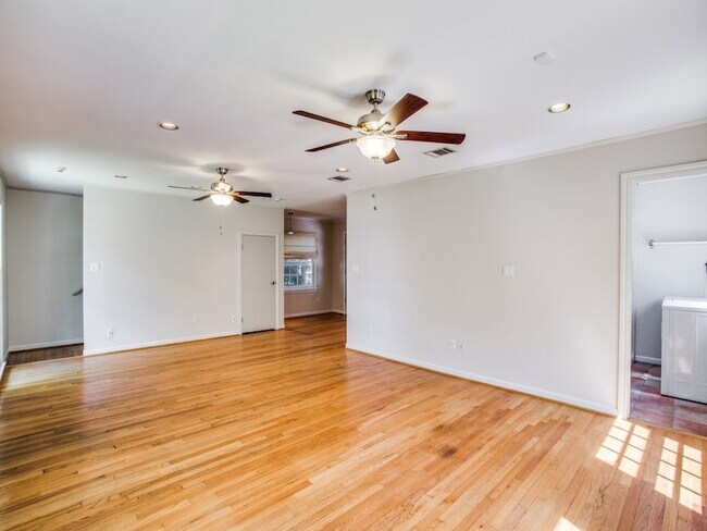 Photo - 2250 W Main St