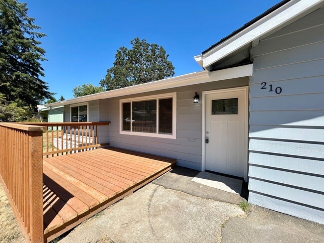 Photo - 210 SW 142nd Ave