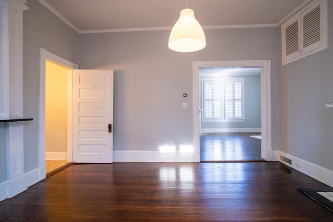 Photo - 758 Lake Ave NE