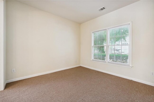 Photo - 140 Foe Creek Ct