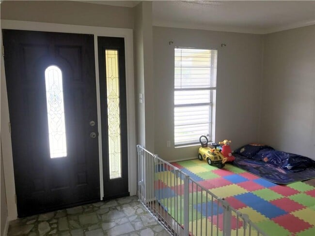 Photo - 5 Bedroom 3 Full Baths on the Southside