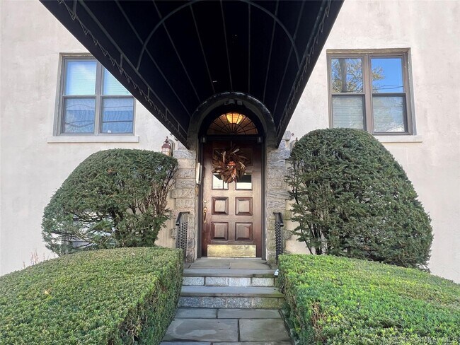 Photo - 240 Alpine Pl