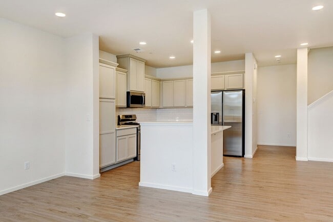 Photo - 4954 Denys Dr.