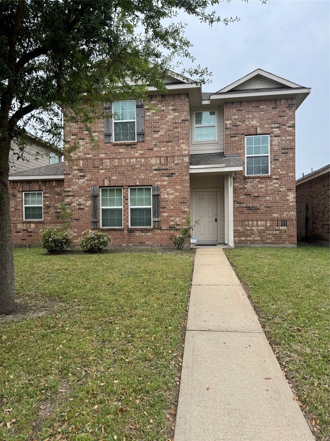 Building Photo - 8127 Almera Falls Dr