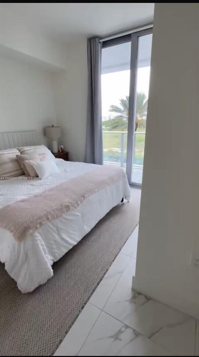 Photo - 2000 Metropica Wy Unit 208