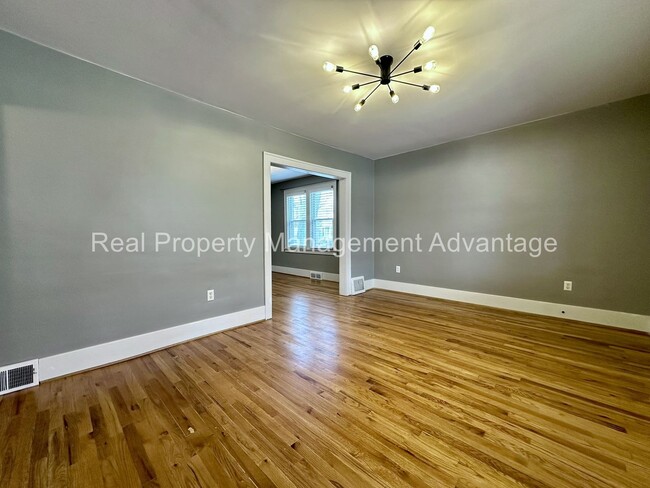 Photo - 851 Gardendale. Unit 851 Gardendale