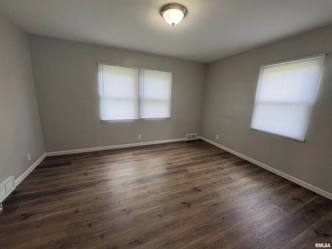 Photo - 1404 N Broadway St