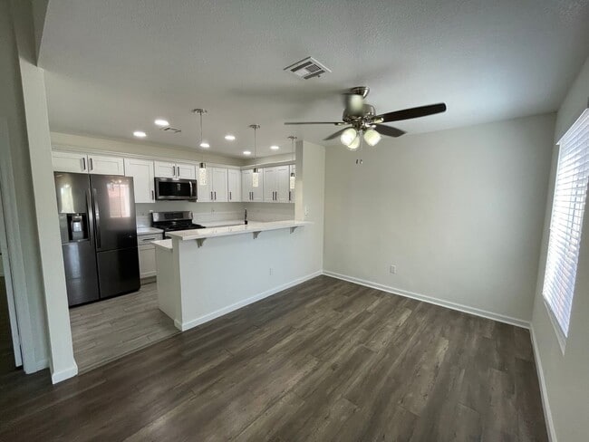 8452 Boseck Dr